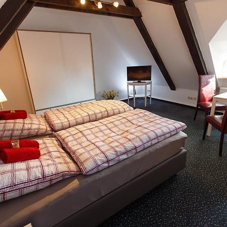 Pension Altes Burghotel Neustadt-Glewe Dış mekan fotoğraf