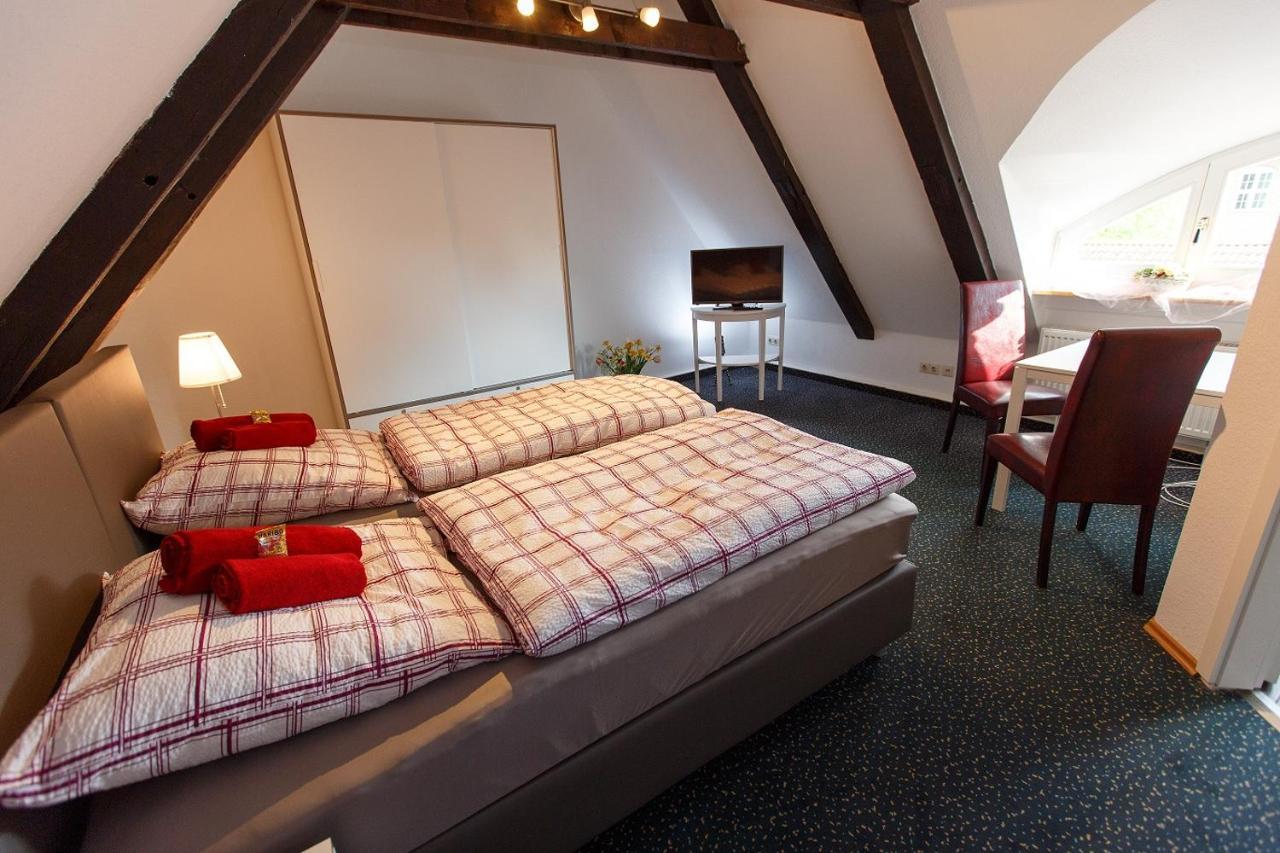 Pension Altes Burghotel Neustadt-Glewe Dış mekan fotoğraf