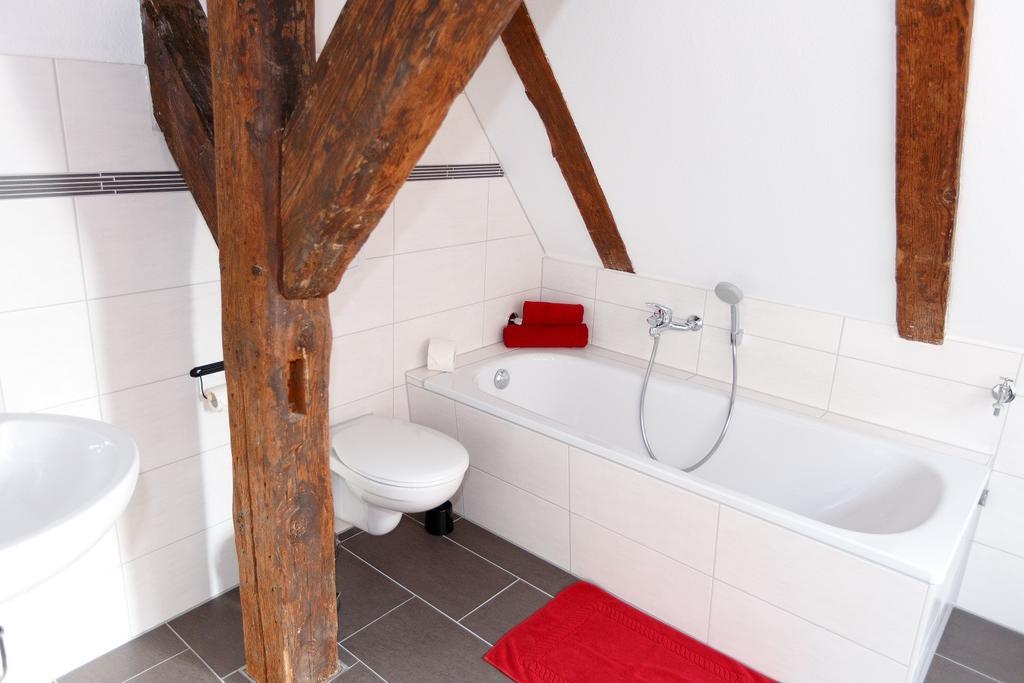 Pension Altes Burghotel Neustadt-Glewe Dış mekan fotoğraf