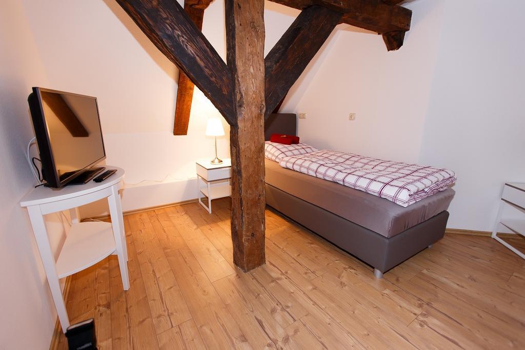 Pension Altes Burghotel Neustadt-Glewe Dış mekan fotoğraf