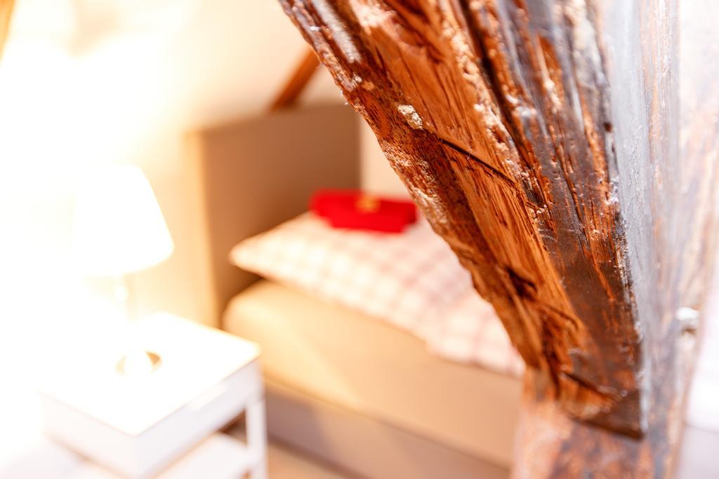 Pension Altes Burghotel Neustadt-Glewe Oda fotoğraf